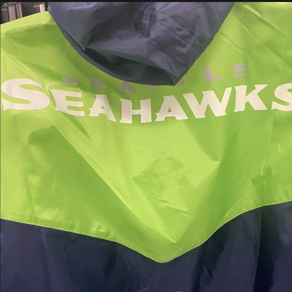 Seattle Seahawks Windbreaker NFL Team Gear Retails for $90 - Picture 3 of 8